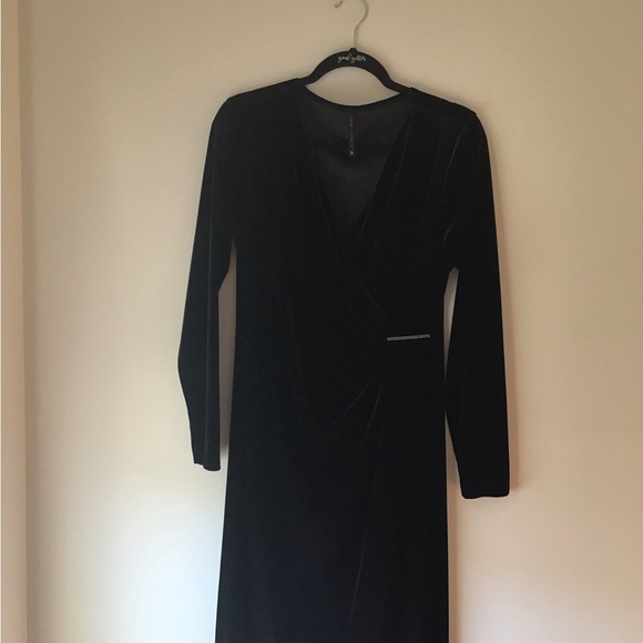 Lori M Collection, Black Velvet Dress, Size 10 - Picture 2 of 7